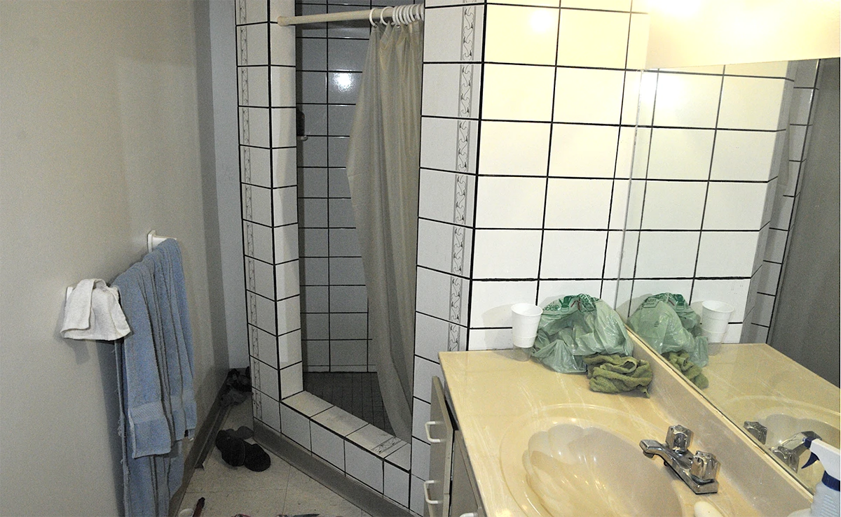Salle de bain insalubre - Vie de Château